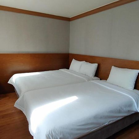 Dawn Beach Hotel Busan Bagian luar foto