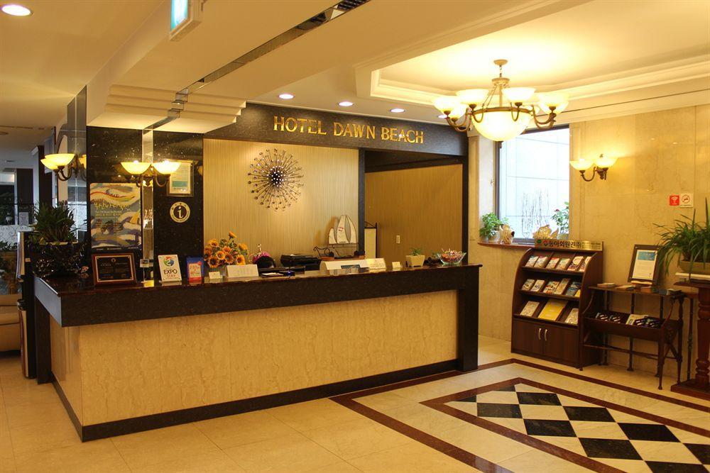 Dawn Beach Hotel Busan Bagian luar foto