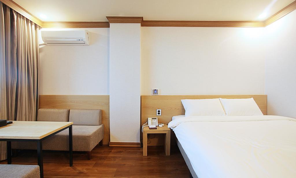Dawn Beach Hotel Busan Bagian luar foto