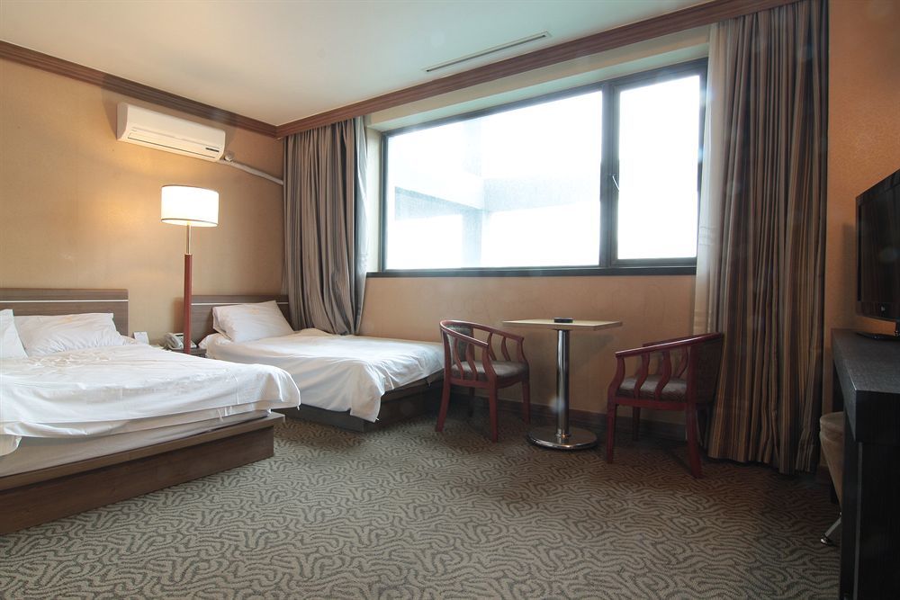 Dawn Beach Hotel Busan Bagian luar foto