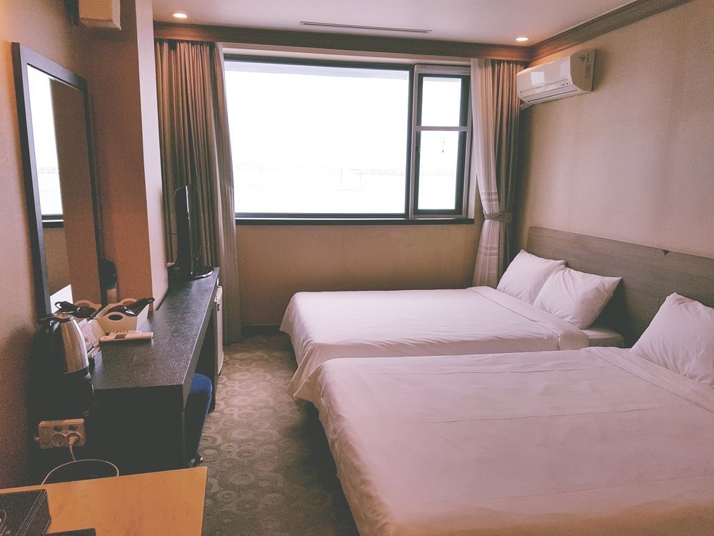 Dawn Beach Hotel Busan Bagian luar foto