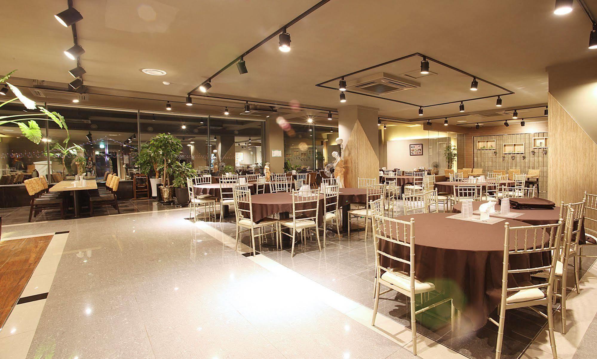 Dawn Beach Hotel Busan Bagian luar foto