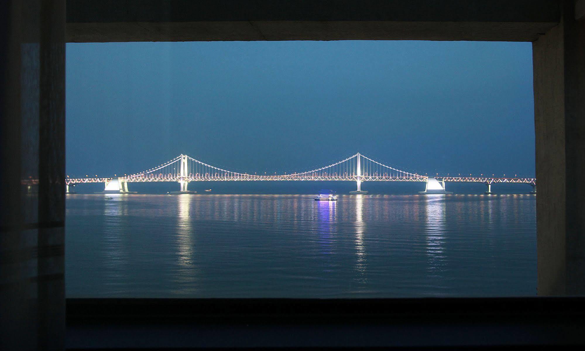 Dawn Beach Hotel Busan Bagian luar foto