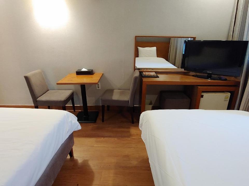 Dawn Beach Hotel Busan Bagian luar foto