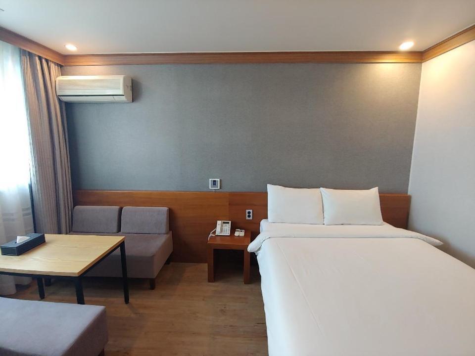 Dawn Beach Hotel Busan Bagian luar foto
