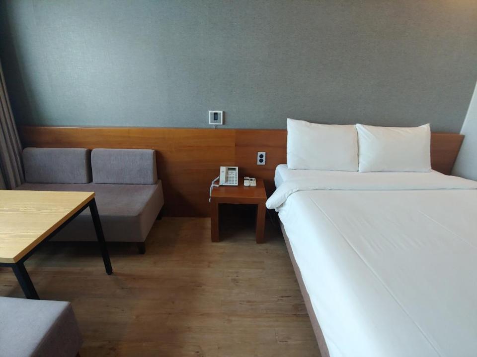 Dawn Beach Hotel Busan Bagian luar foto