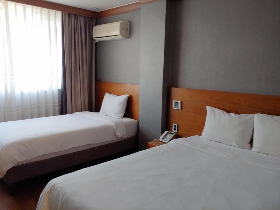 Dawn Beach Hotel Busan Bagian luar foto