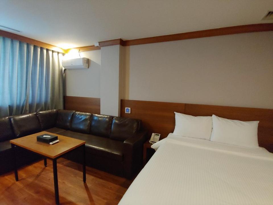Dawn Beach Hotel Busan Bagian luar foto